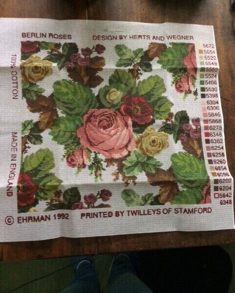 Kit Mezzopunto Berlin Roses Cream Ehrman Tapestry